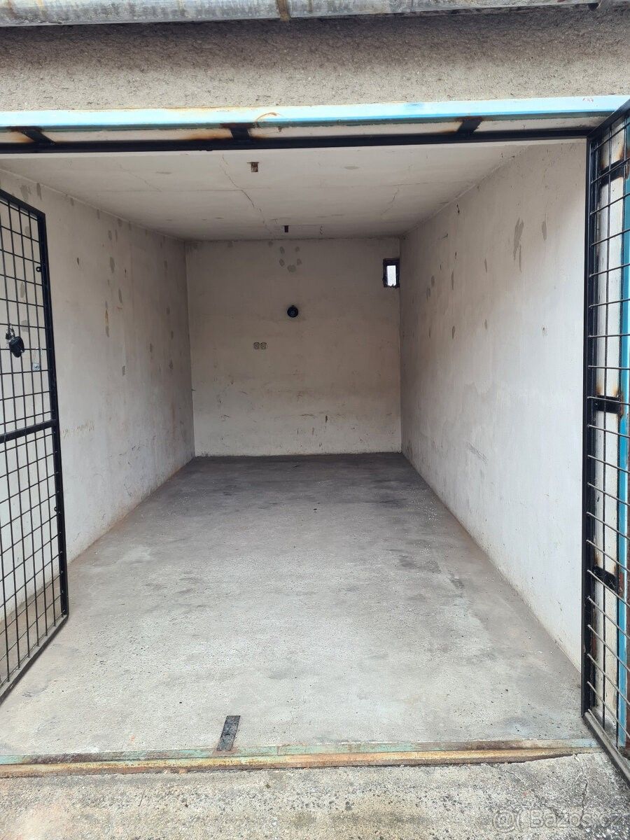 Garáže, Kroměříž, 767 01