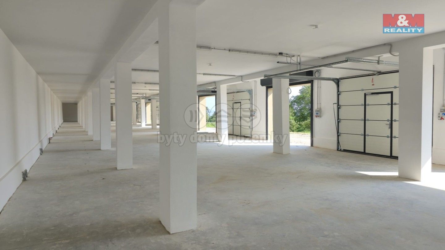 Sklady, Újezdec, 230 m²