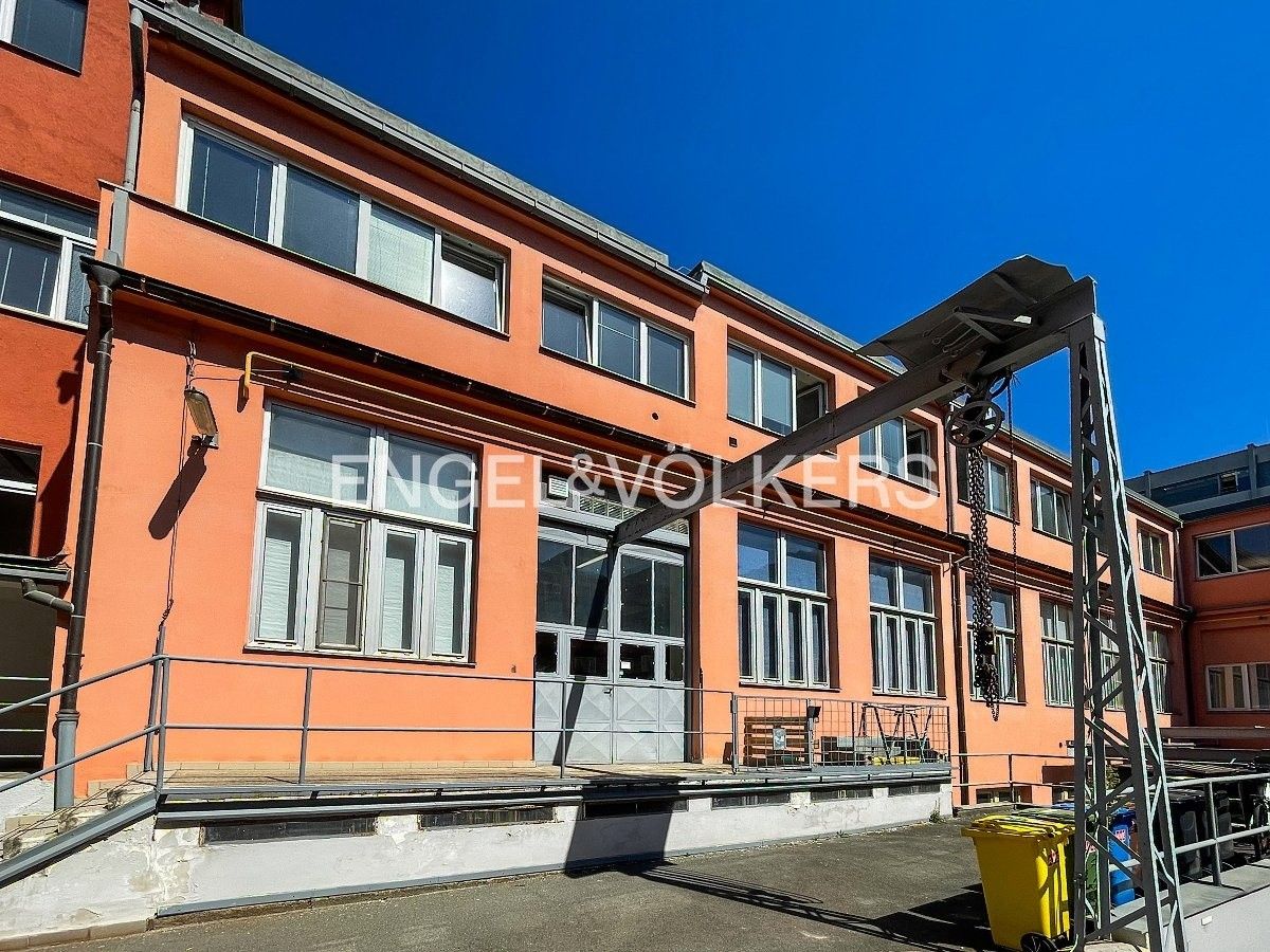 Pronájem kancelář - Podkovářská, Praha, 144 m²