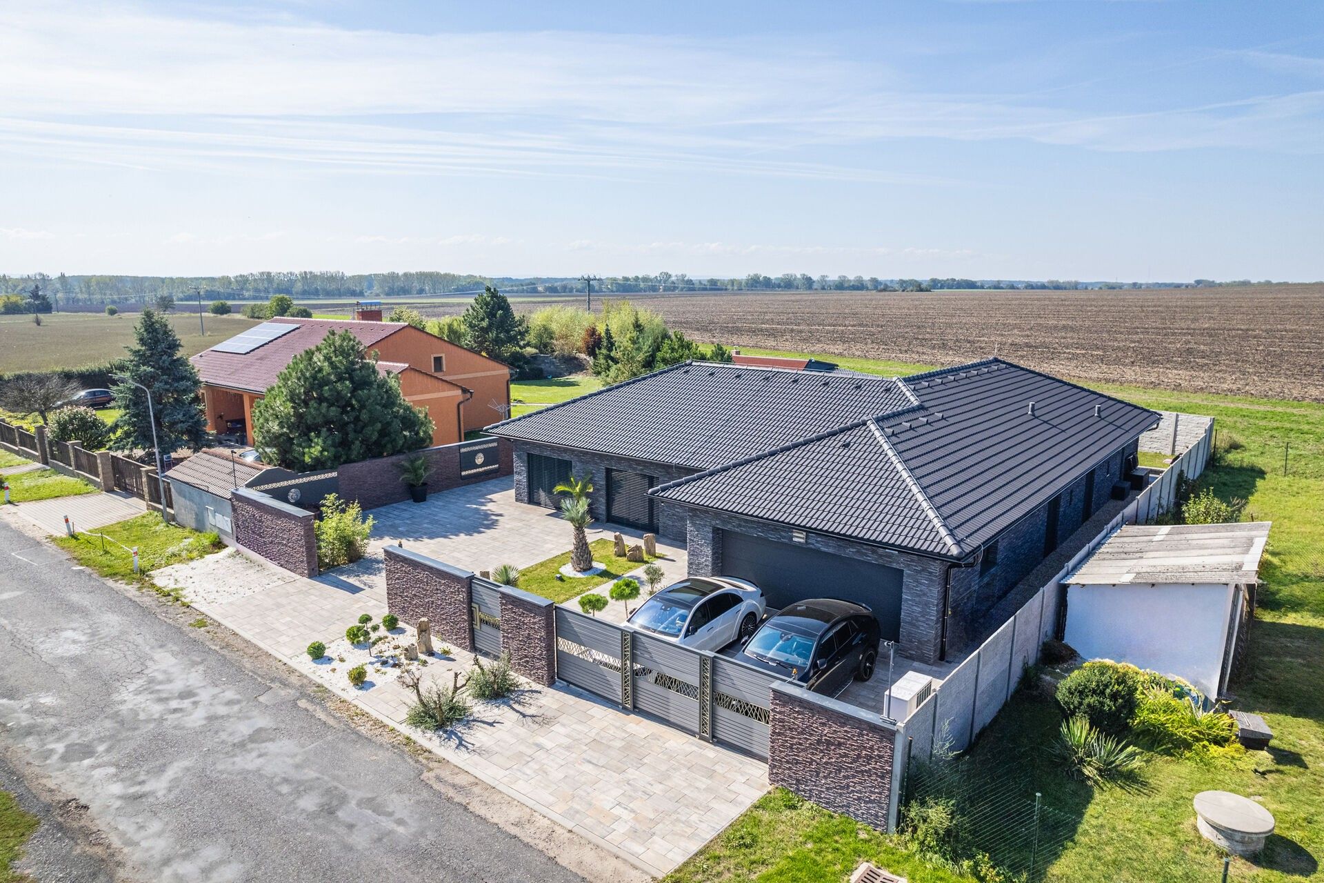 Rodinné domy, Opolany, 241 m²