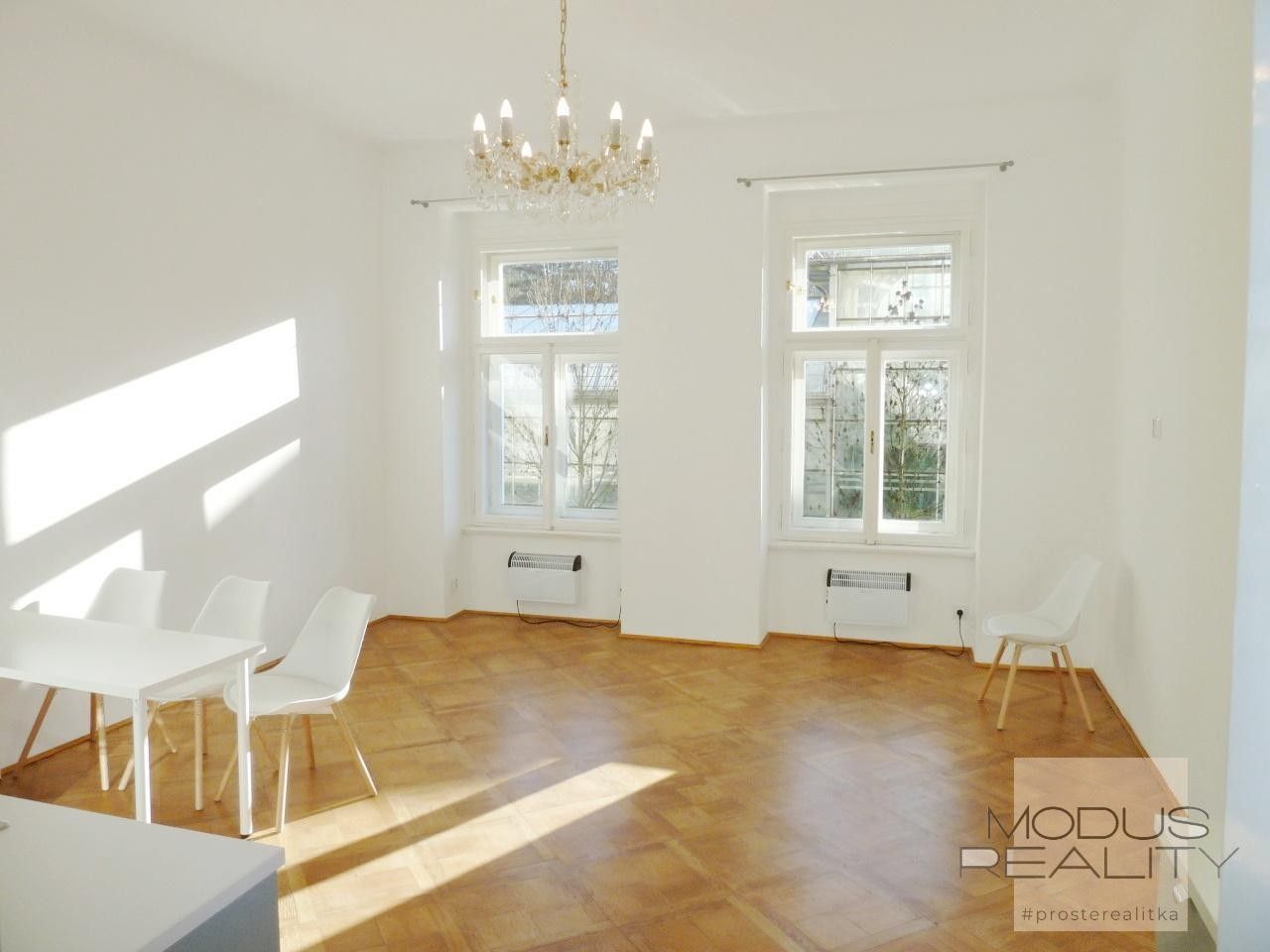 3+kk, Benátská, Praha, 70 m²