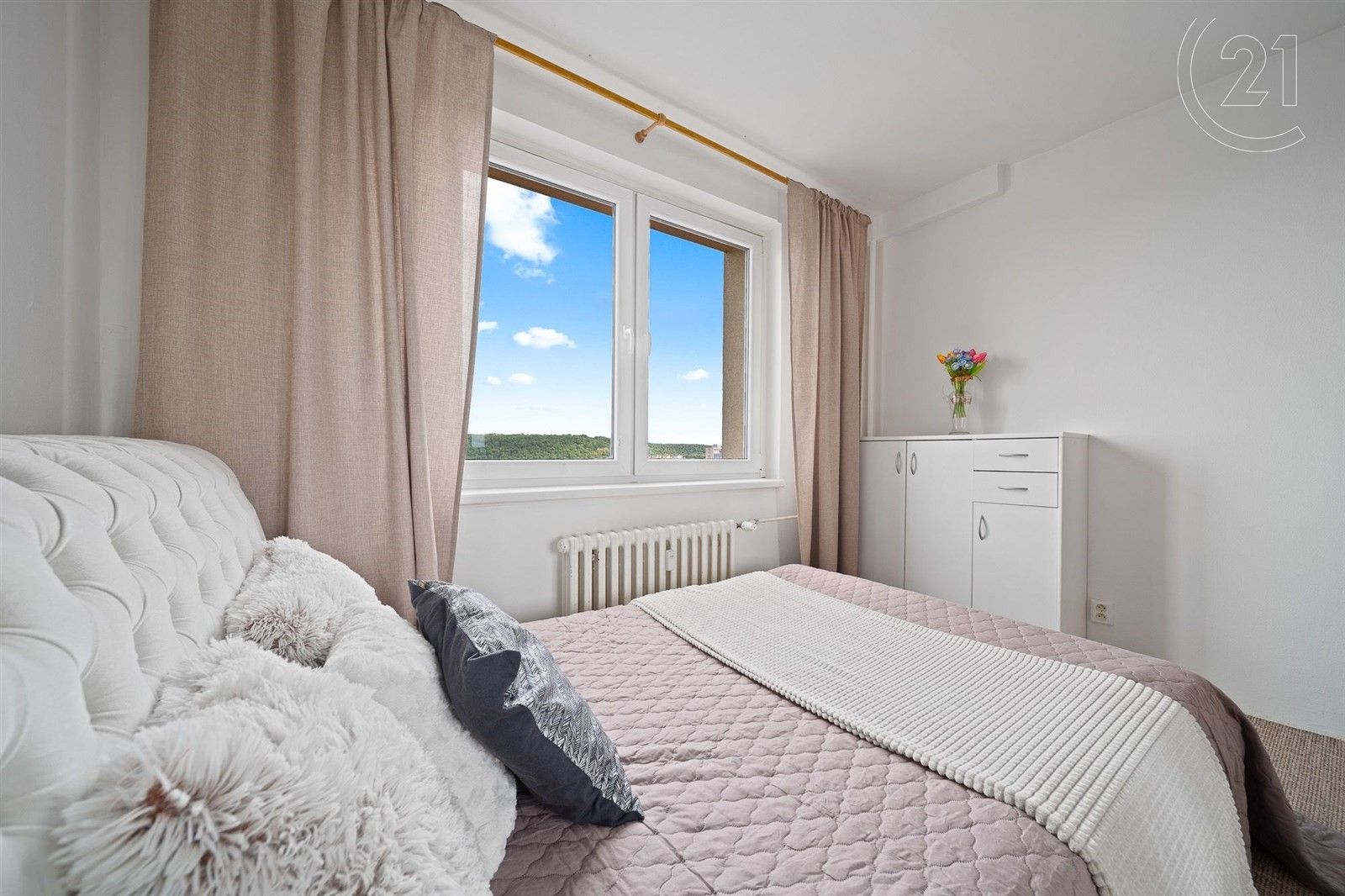 2+kk, Štúrova, Praha, 40 m²