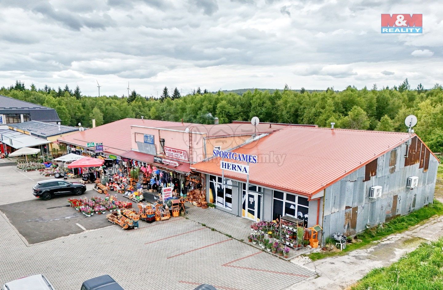 Obchodní prostory, Hora Svatého Šebestiána, 693 m²