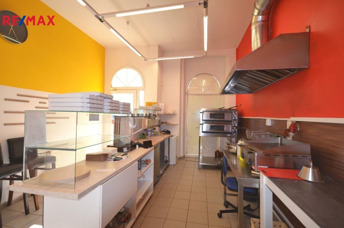 Restaurace, Prokopa Holého, Děčín, 53 m²