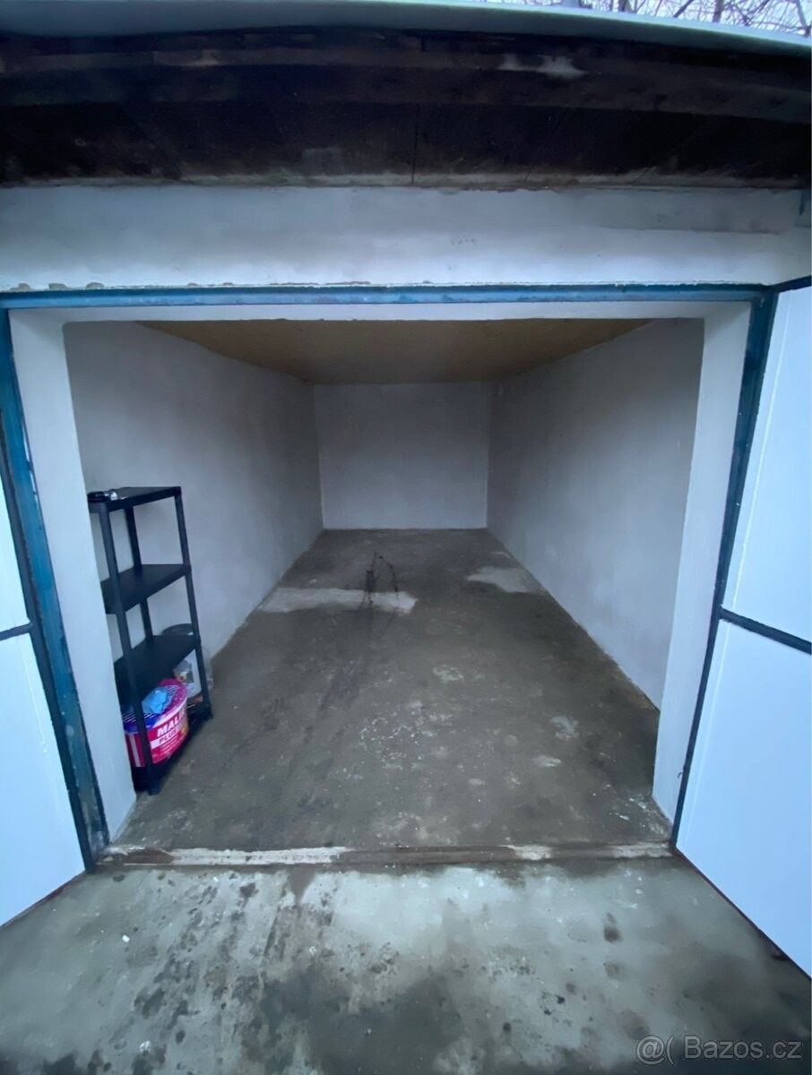 Garáže, Ostrava, 708 00