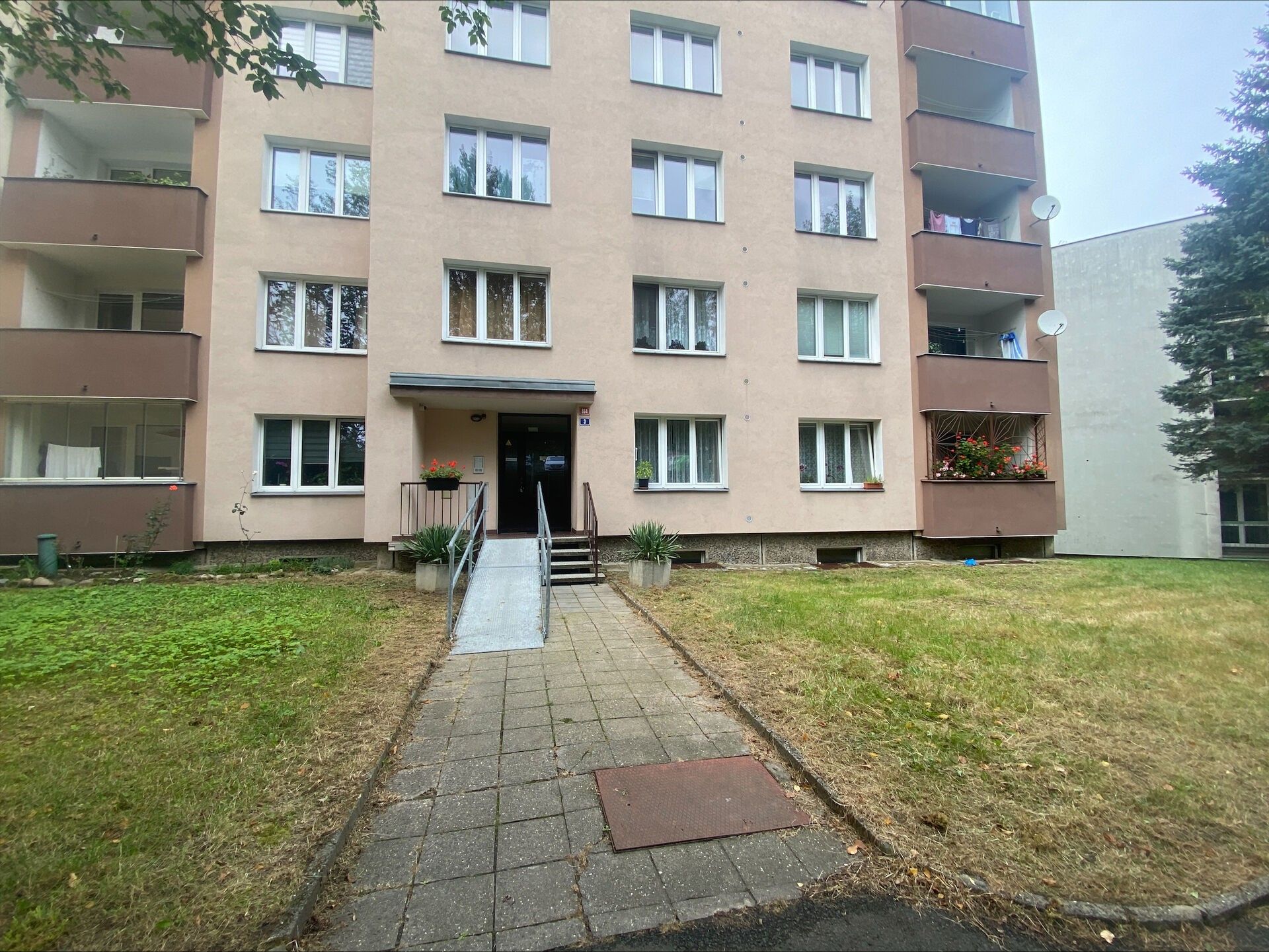 Pronájem byt 3+1 - Severní, Karlovy Vary, 90 m²