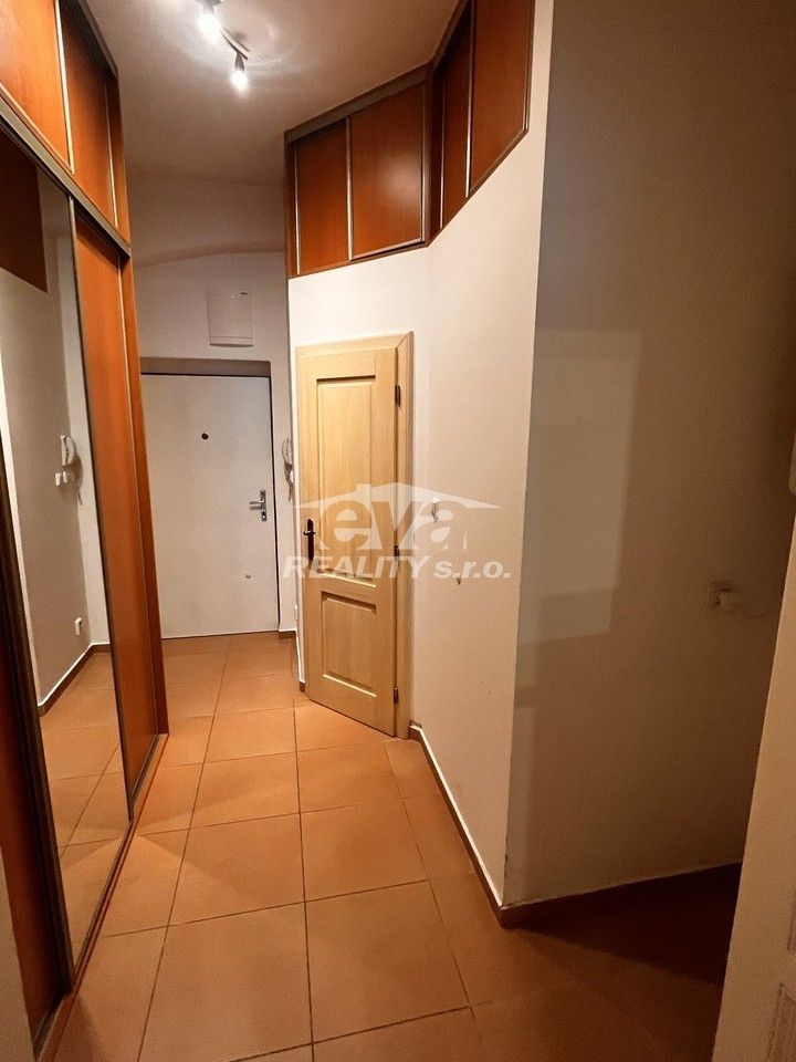 Pronájem byt 2+kk - Na bělidle, Praha, 49 m²