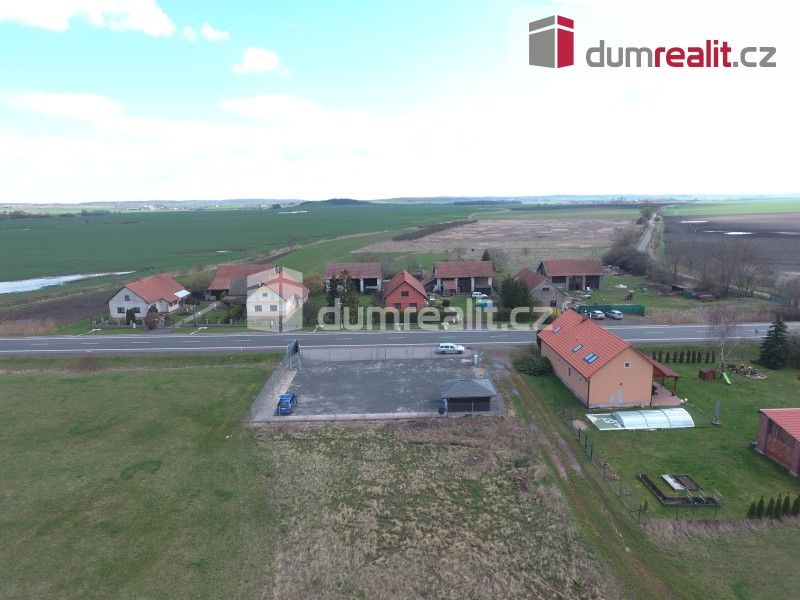 Pronájem obchodní prostory - Budčeves, 700 m²