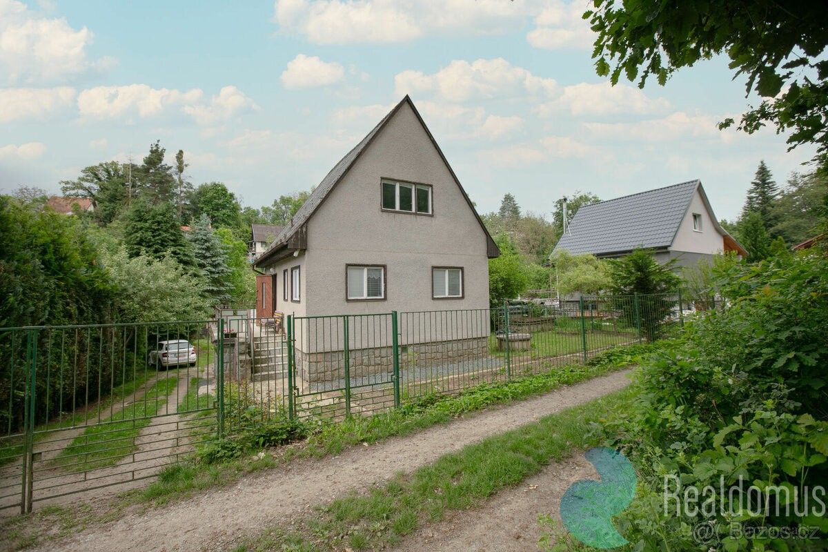 Chaty, Jílové u Prahy, 254 01, 17 m²