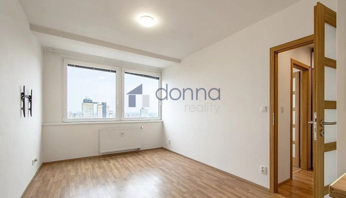 Pronájem byt 2+kk - Podjavorinské, Praha, 42 m²