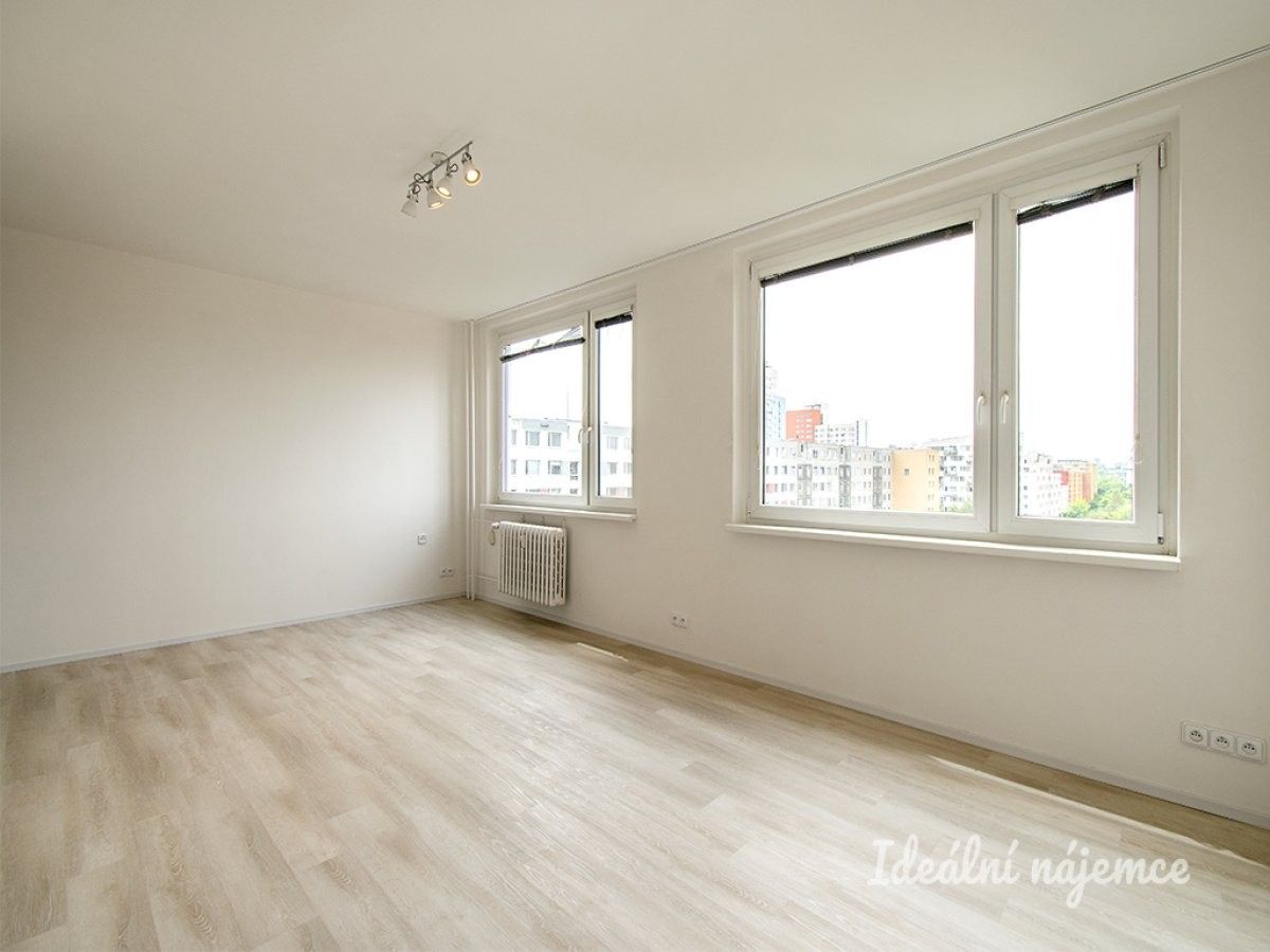 Pronájem byt 1+kk - Nušlova, Praha, 36 m²