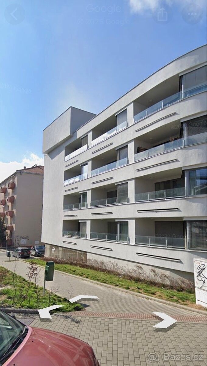 Garáže, Brno, 602 00