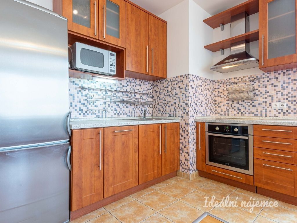 3+kk, Zlonická, Praha, 68 m²