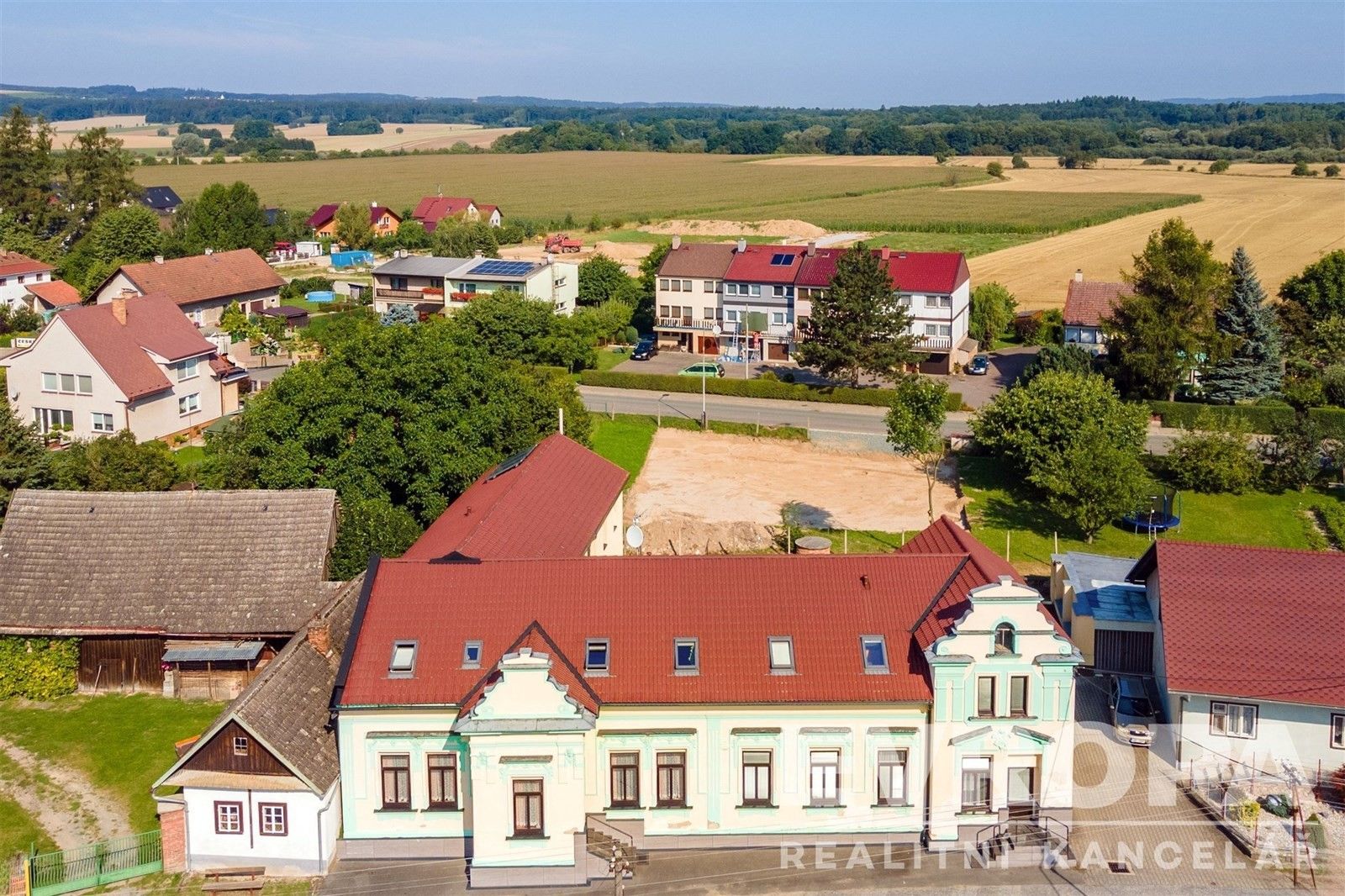 Ubytovací zařízení, Černíkovice, 240 m²