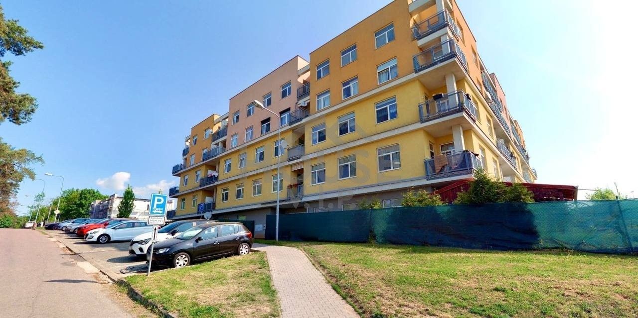 2+kk, Lesní, Milovice, 50 m²