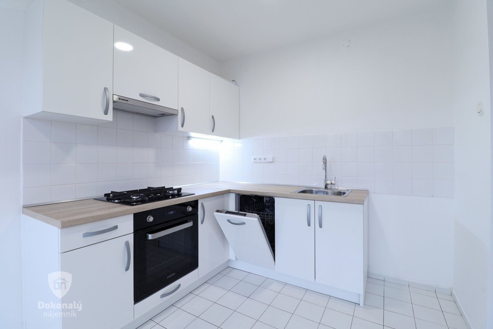 Pronájem byt 3+1 - Famfulíkova, Praha, 60 m²