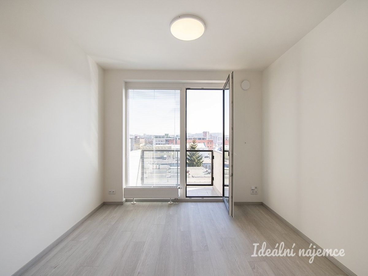 Pronájem byt 1+kk - U Elektry, Praha, 25 m²