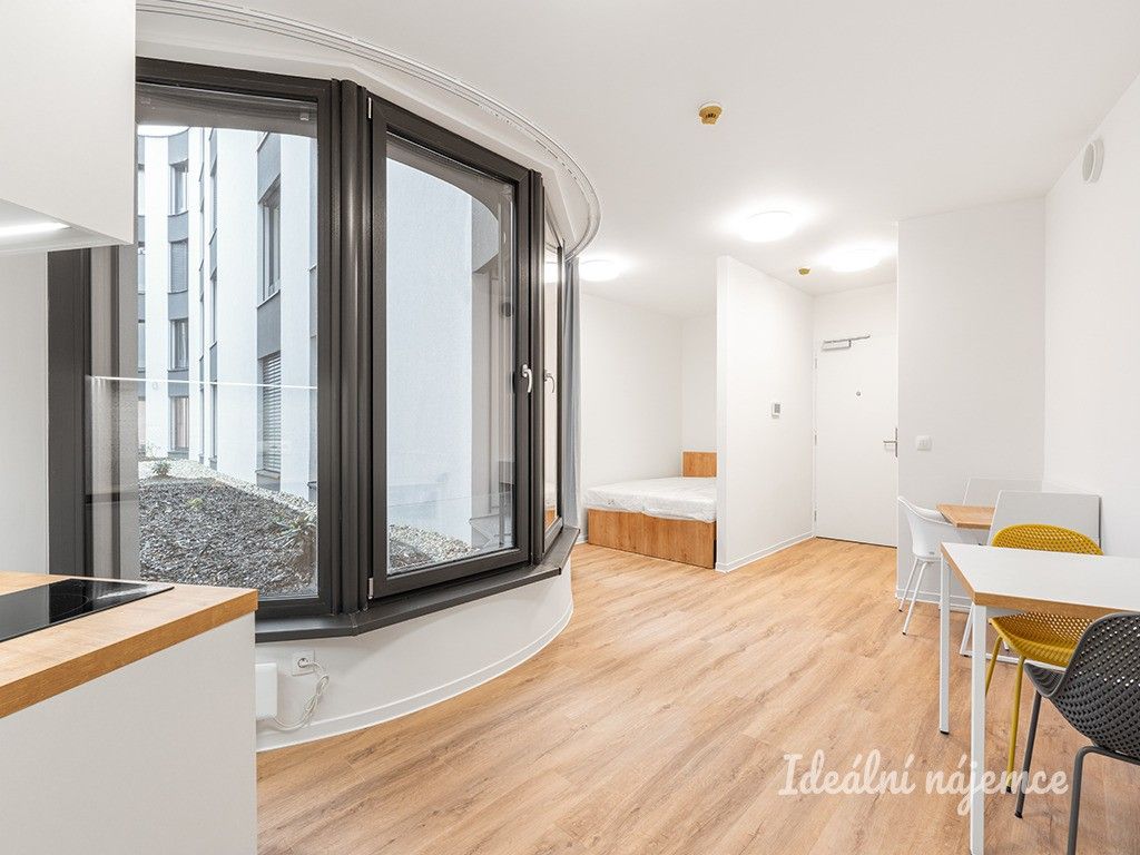 1+kk, Na Větrníku, Praha, 32 m²