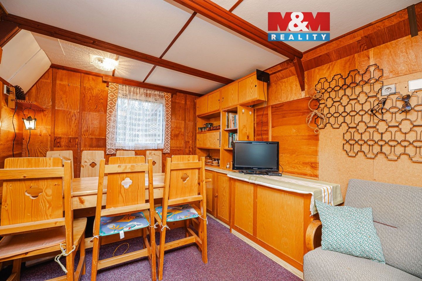 Chaty, Chrby, Červený Kostelec, 34 m²