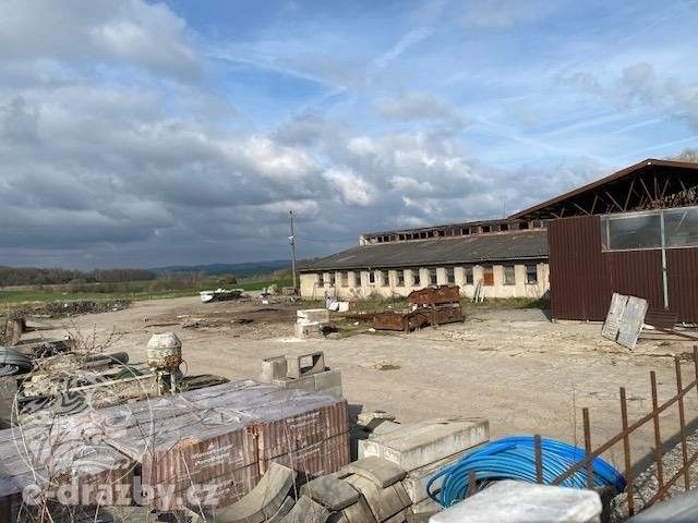 Sklady, Líšno, Bystřice, 697 m²