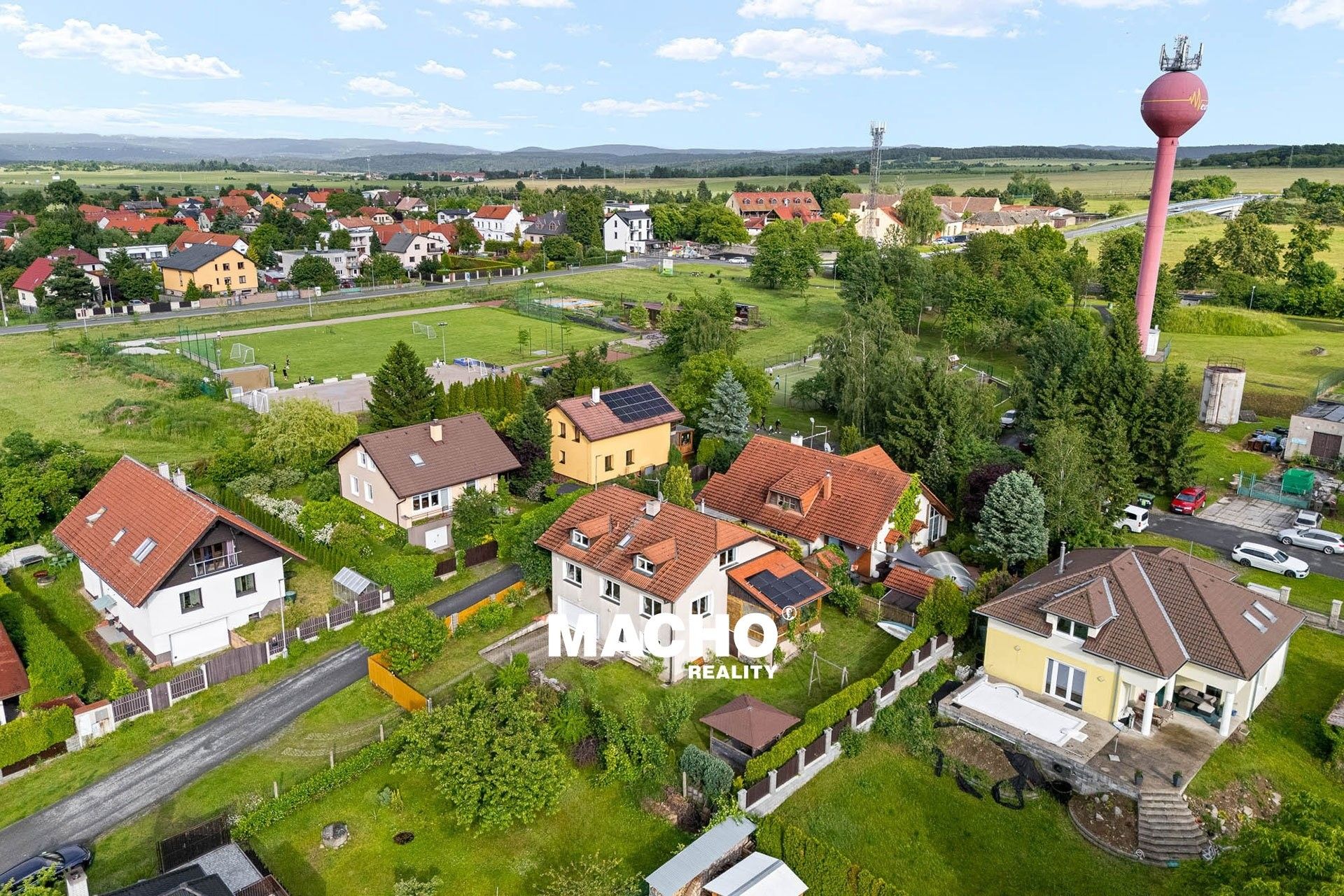 Rodinné domy, U vodojemu, Řitka, 333 m²