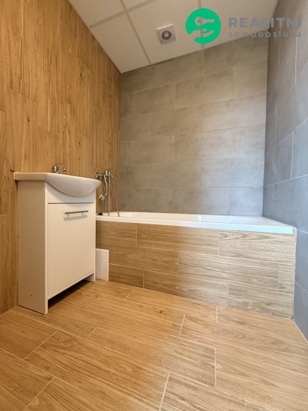 Byty, Chomutov, 430 04