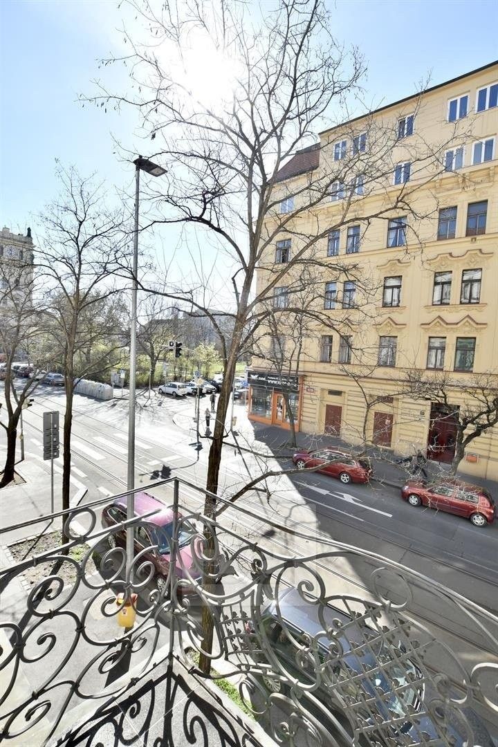 2+kk, Korunní, Praha, 82 m²