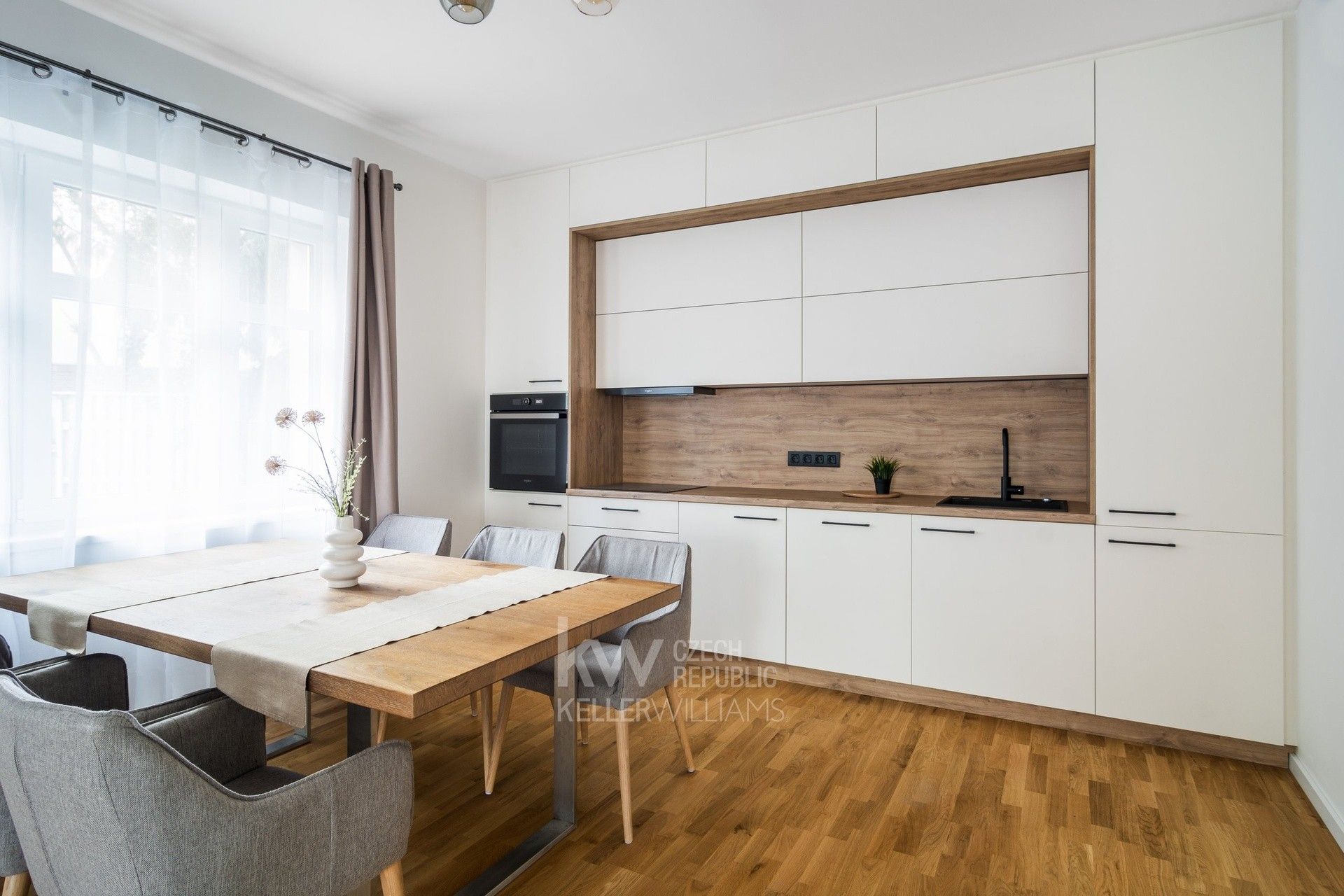 2+kk, Šlejnická, Praha, 70 m²