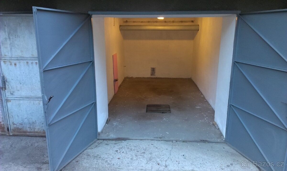 Garáže, Kolín, 280 02