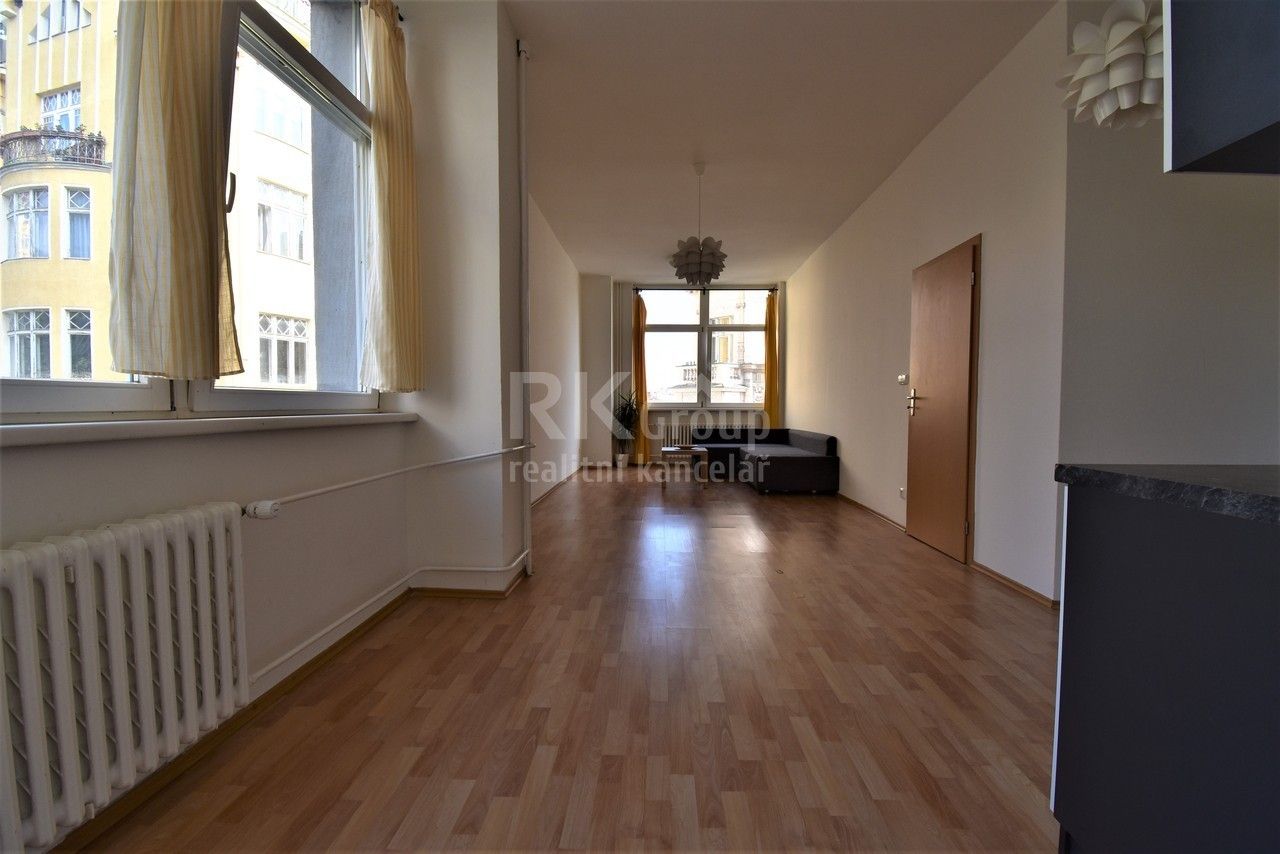 2+kk, Voroněžská, Praha, 55 m²