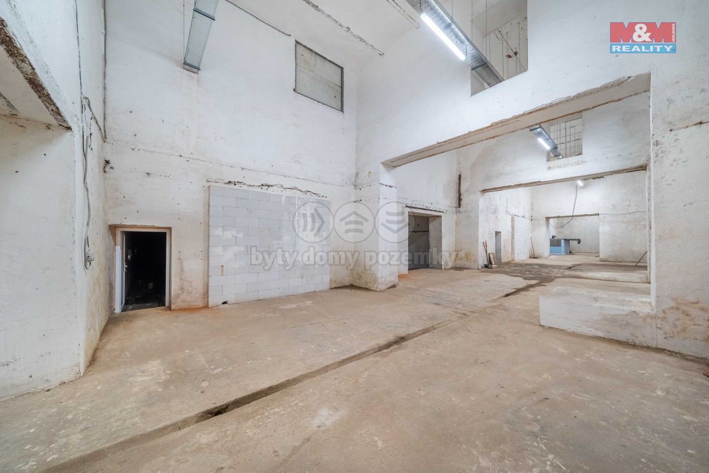 Pronájem sklad - Plzeňská, Štěnovice, 1 366 m²