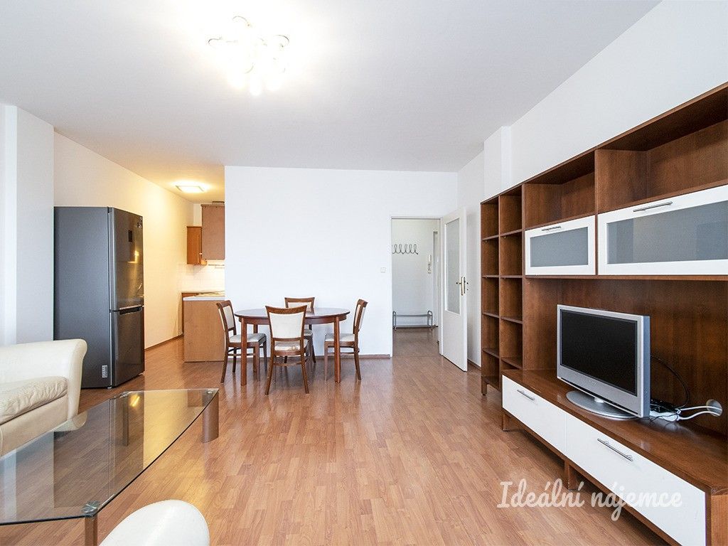 2+kk, Kodymova, Praha, 58 m²