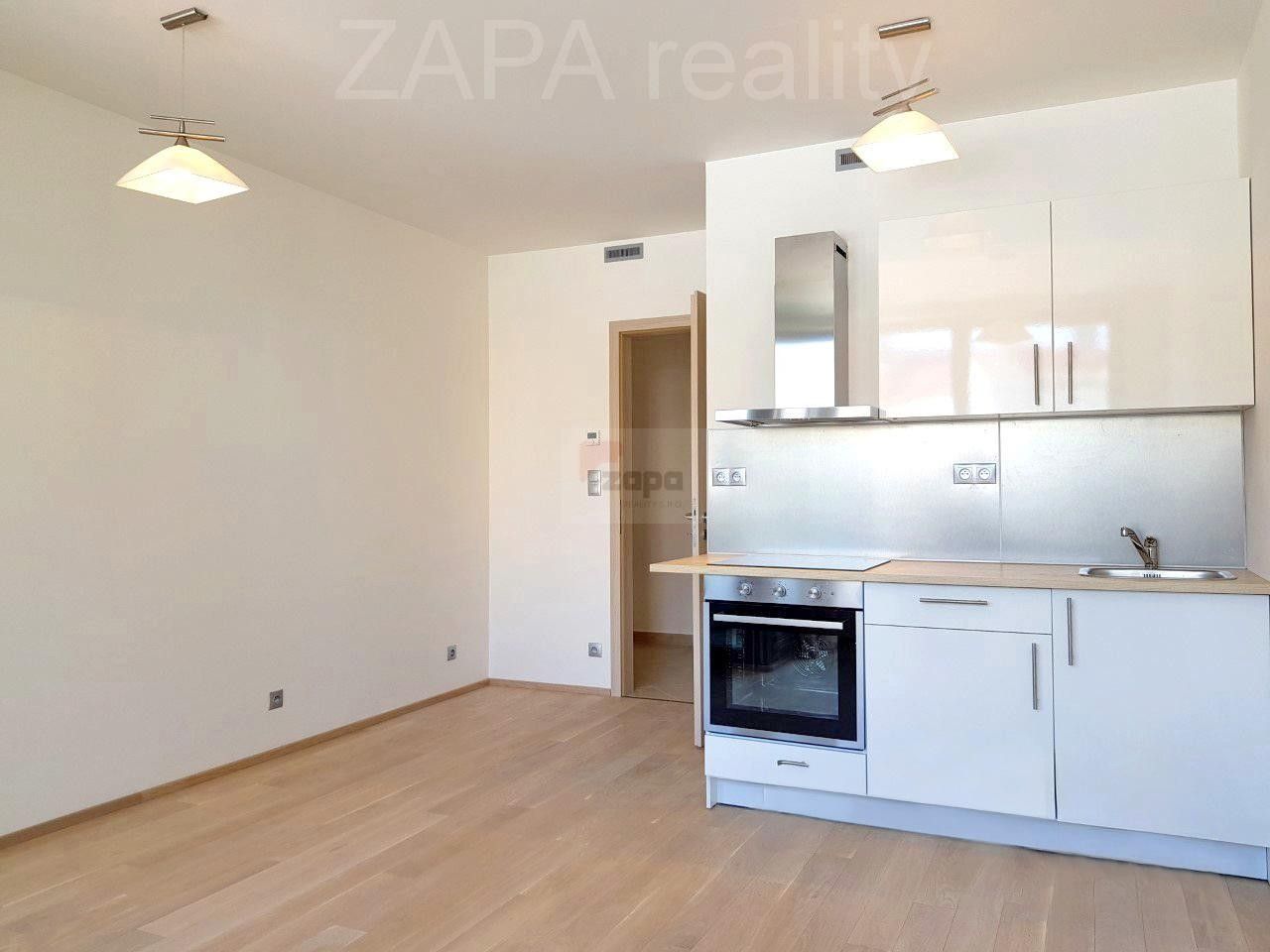 Pronájem byt 1+kk - Sokolovská, Praha, 27 m²