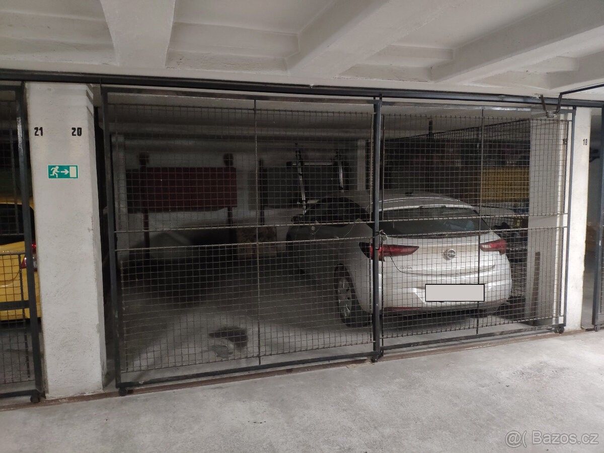 Garáže, Brno, 612 00