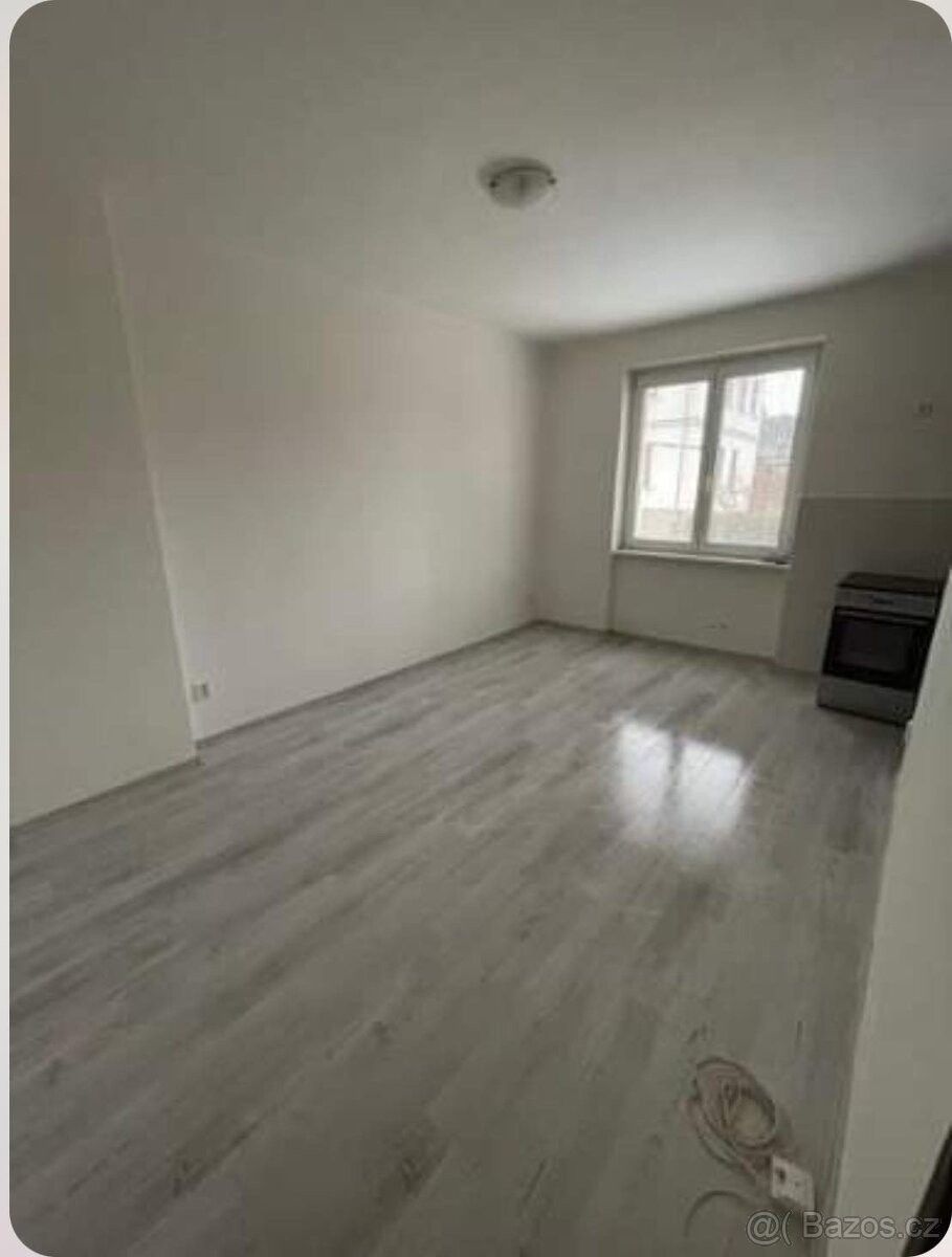 Pronájem byt 1+kk - Kamenický Šenov, 471 14, 24 m²