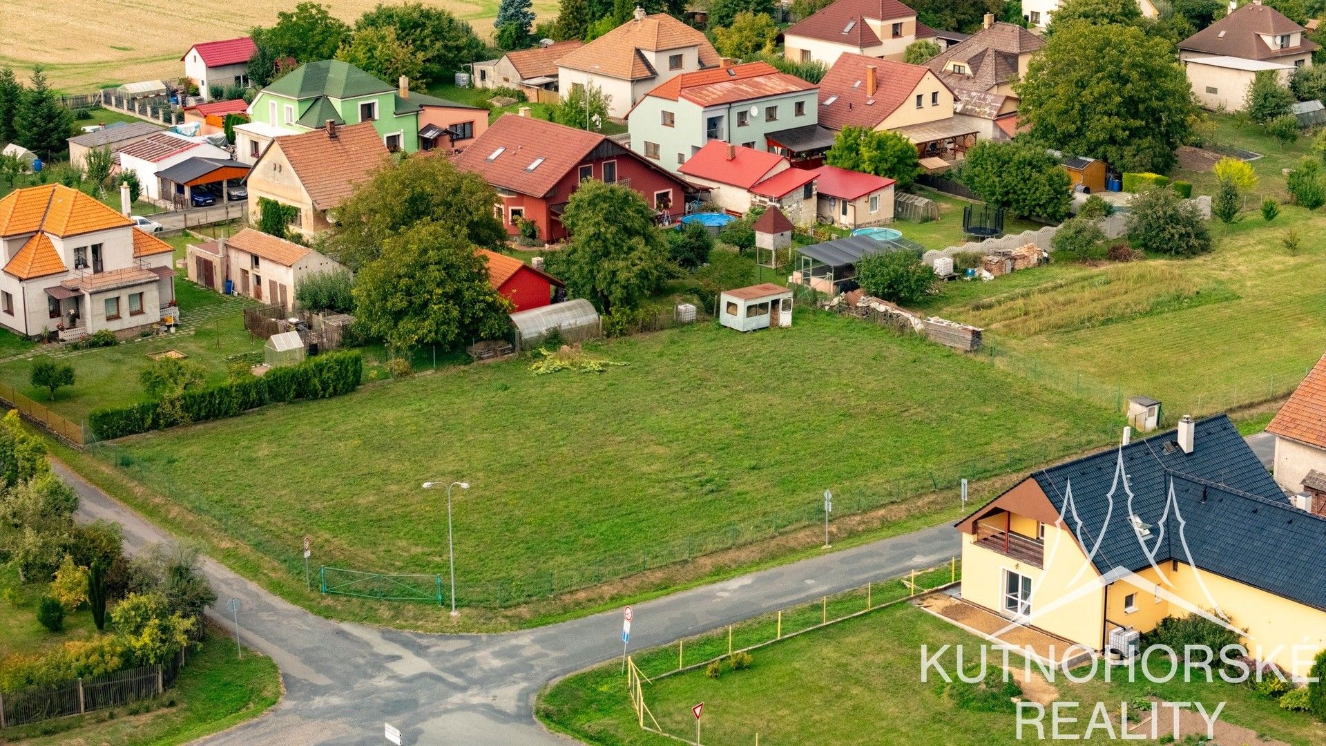 Pozemky pro bydlení, Okřesaneč, 1 732 m²