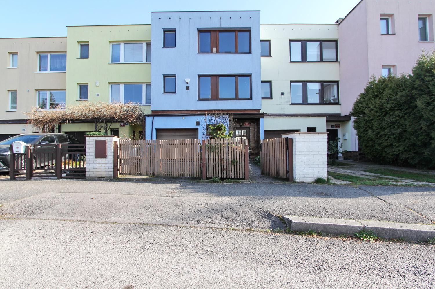 Rodinné domy, Perlitová, Praha, 205 m²