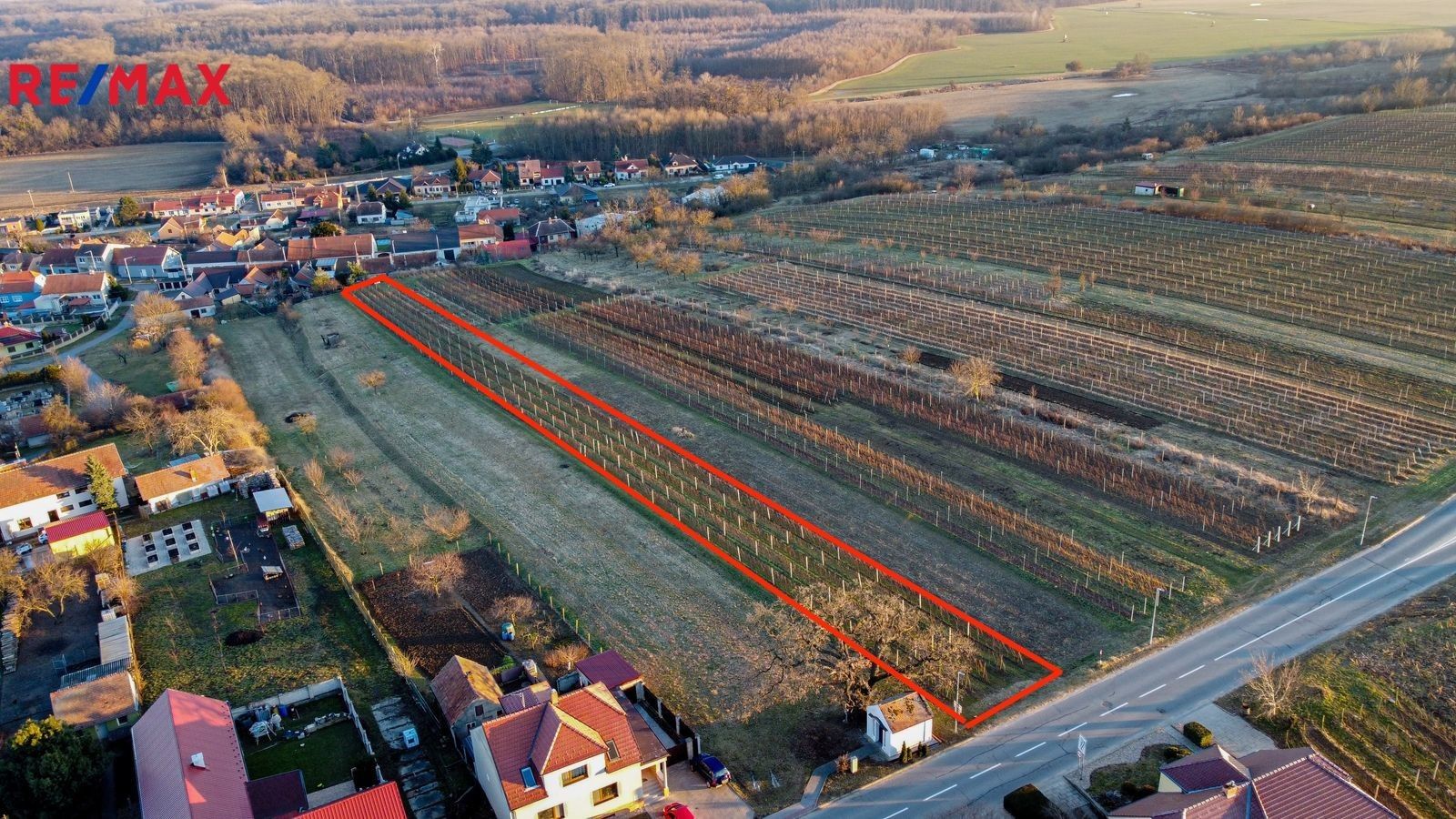 Pozemky pro bydlení, Týnec, 2 052 m²