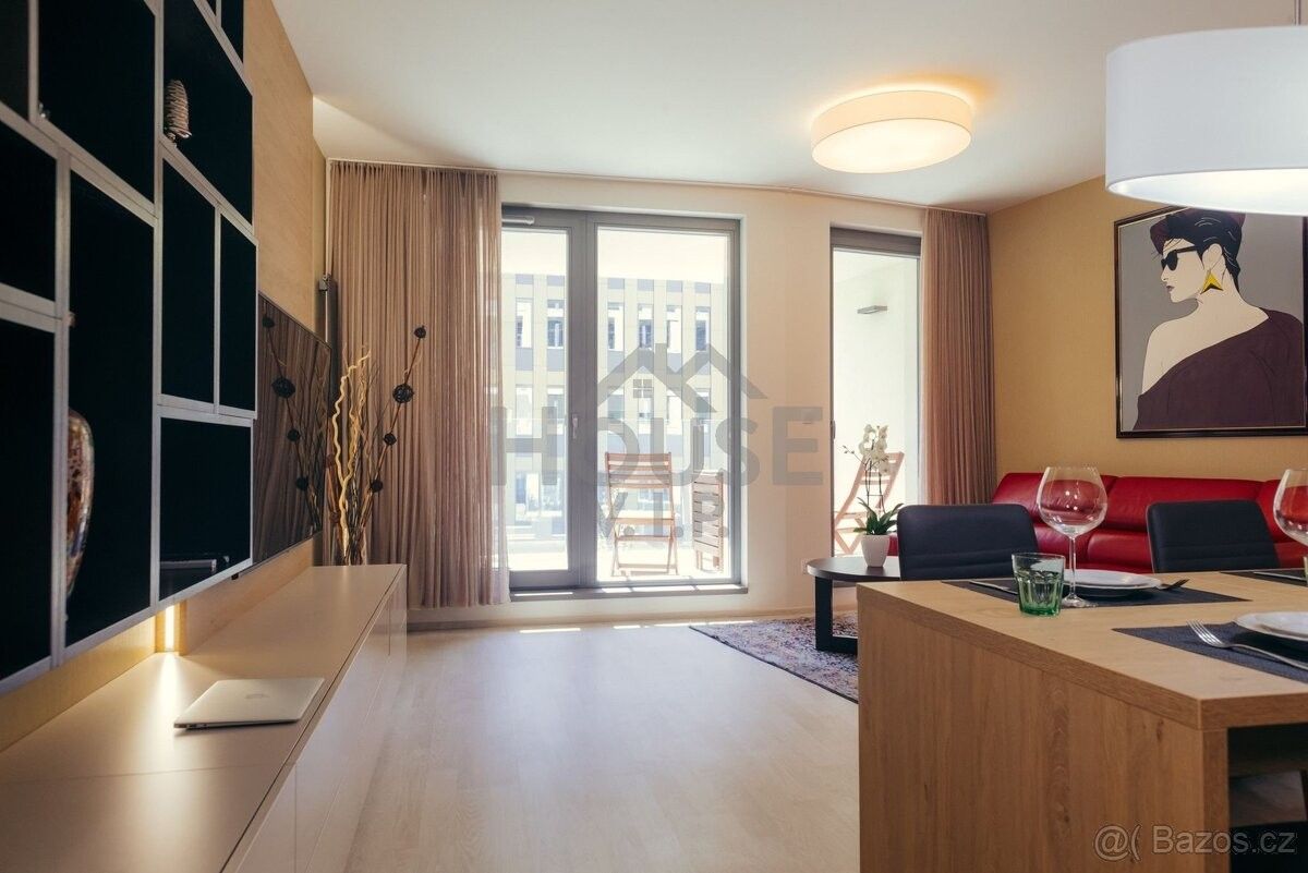 4+kk, Praha, 186 00, 99 m²