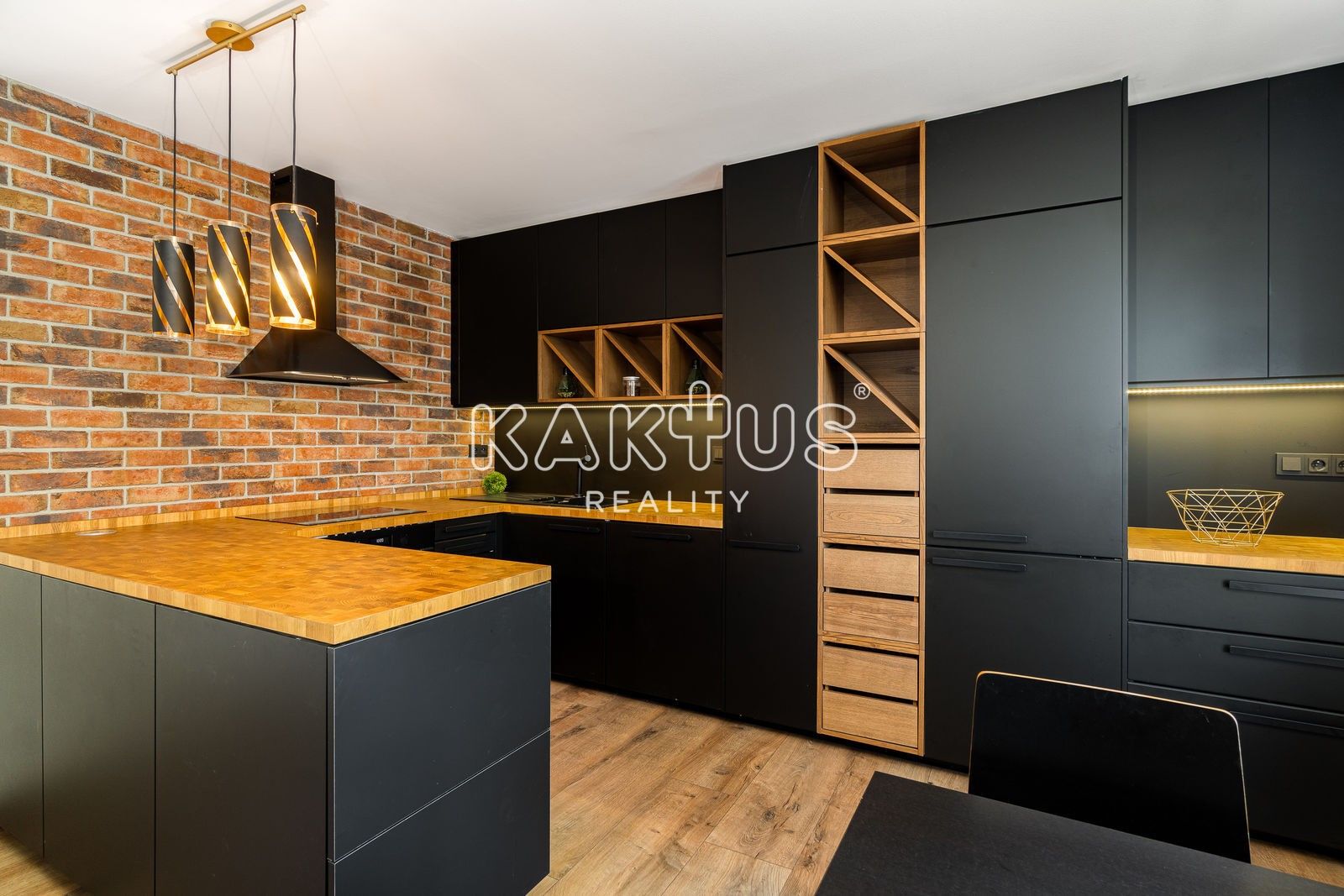 2+kk, Matěje Kopeckého, Ostrava, 56 m²