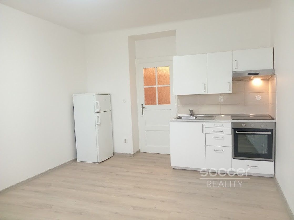 1+kk, Radlická, Praha, 33 m²