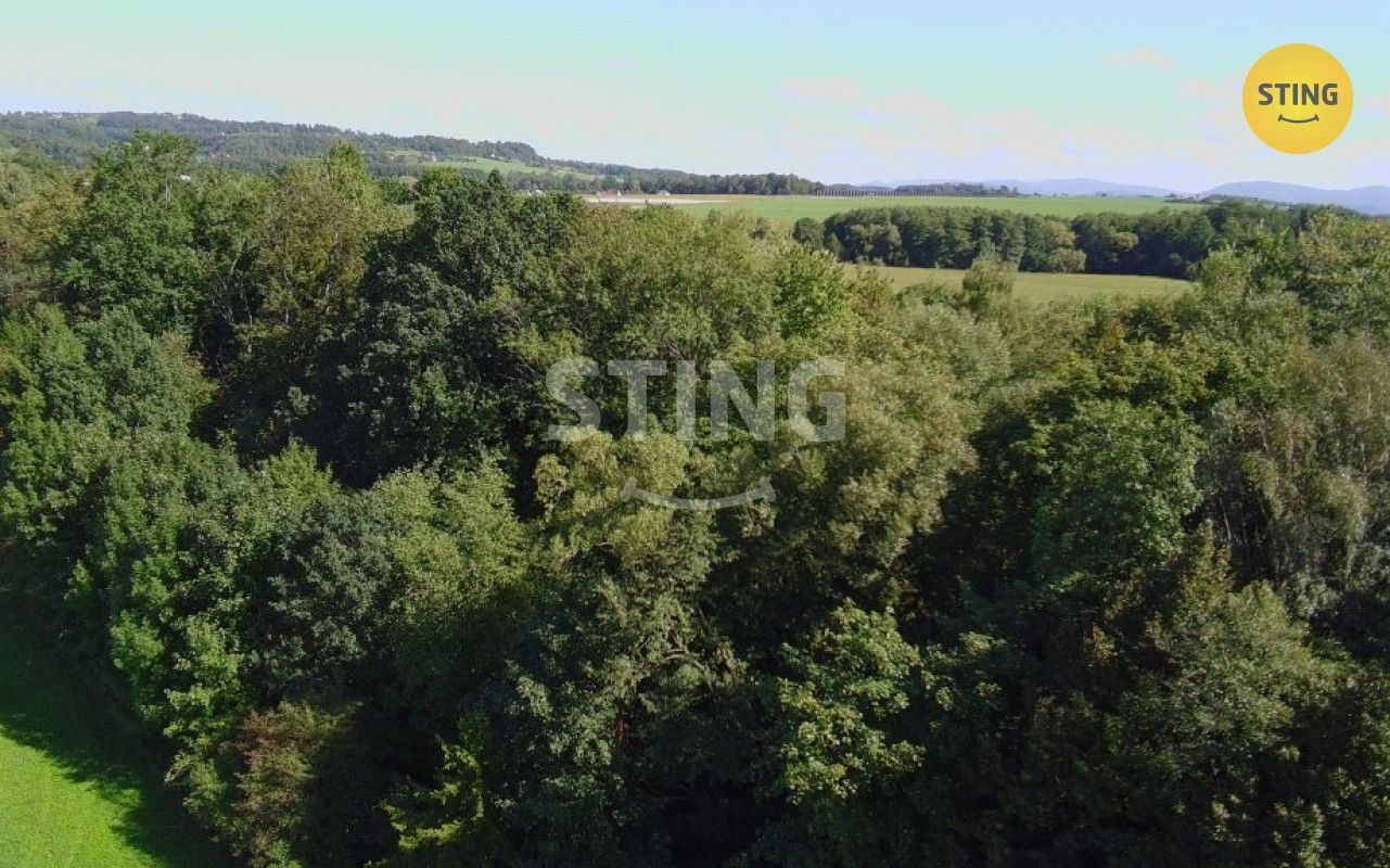 Lesy, Hnojník, 9 789 m²