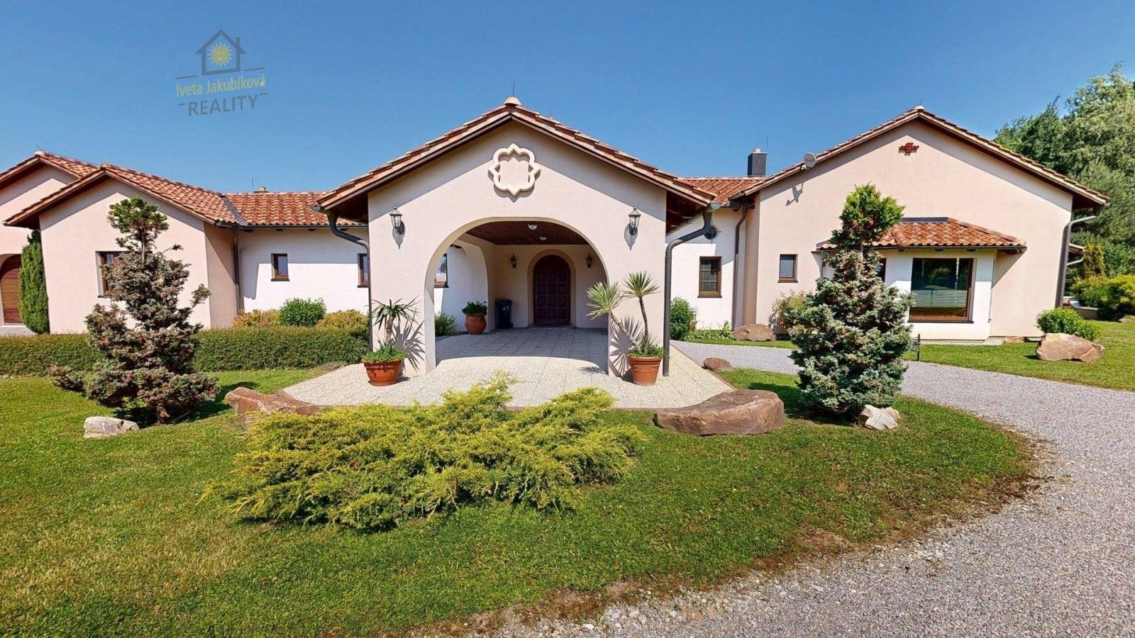 Rodinné domy, Podbrdy, 889 m²