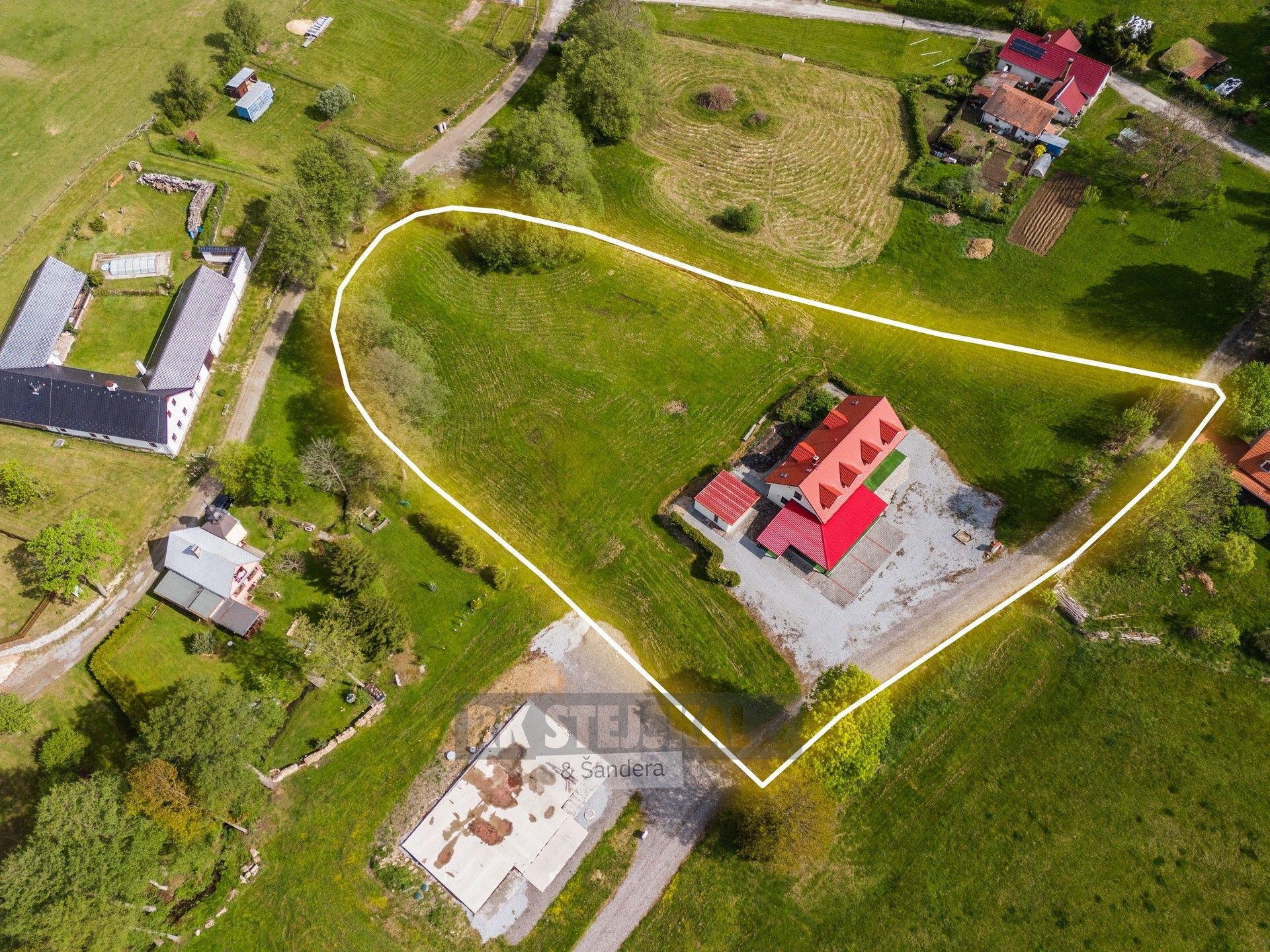 Prodej ubytovací zařízení - Chlupatá Ves, Horní Stropnice, 304 m²