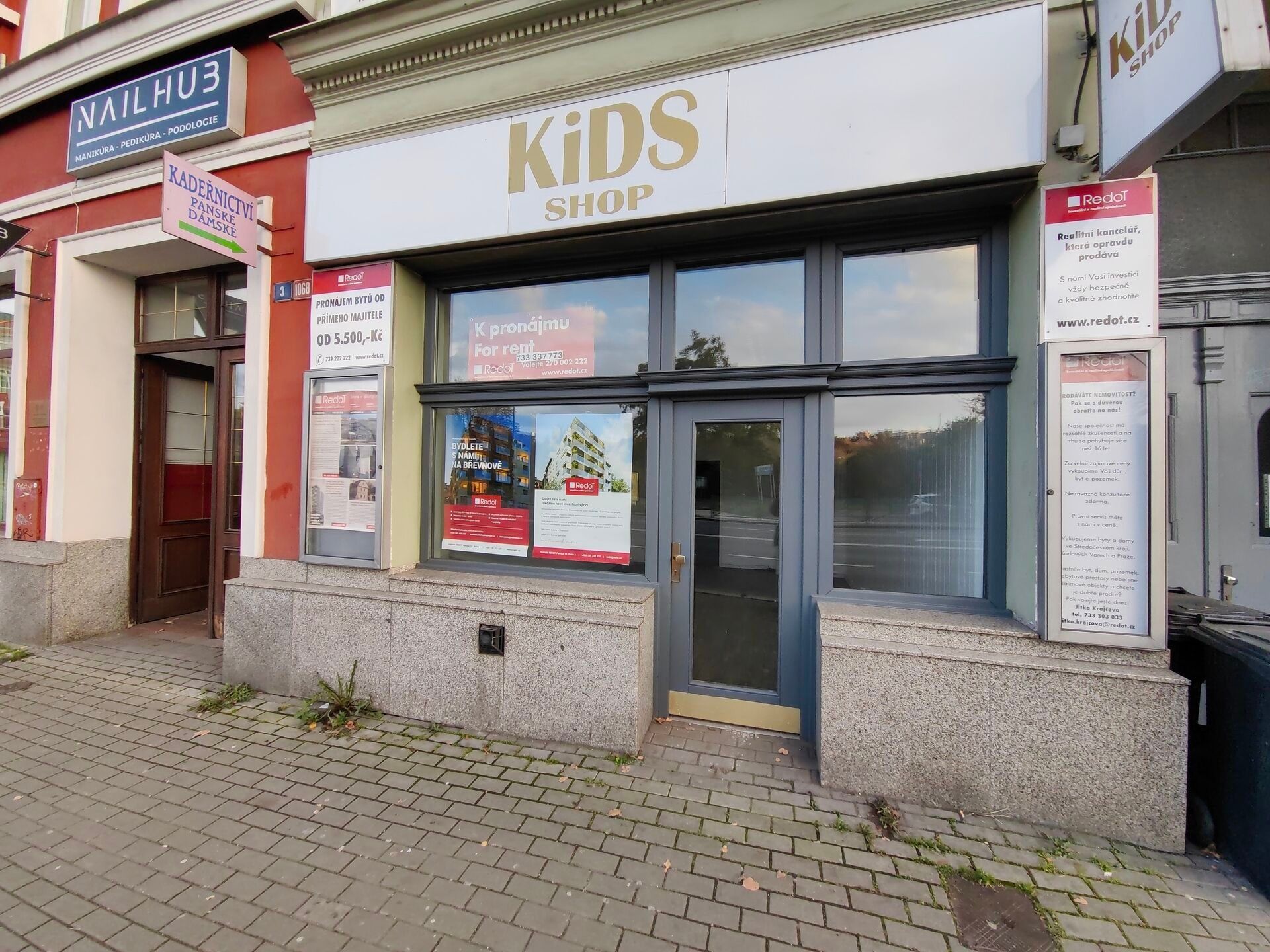 Obchodní prostory, náměstí Republiky, Karlovy Vary, 76 m²