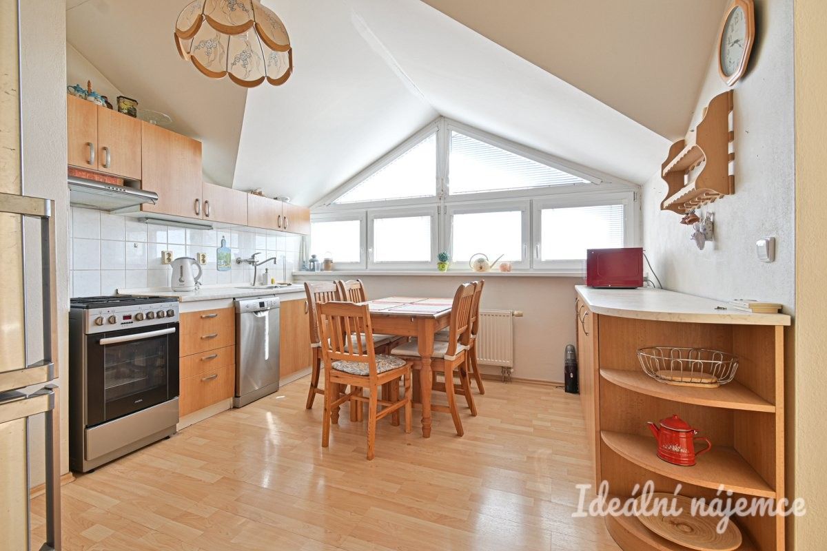 3+1, Rozprýmova, Újezd u Brna, 67 m²