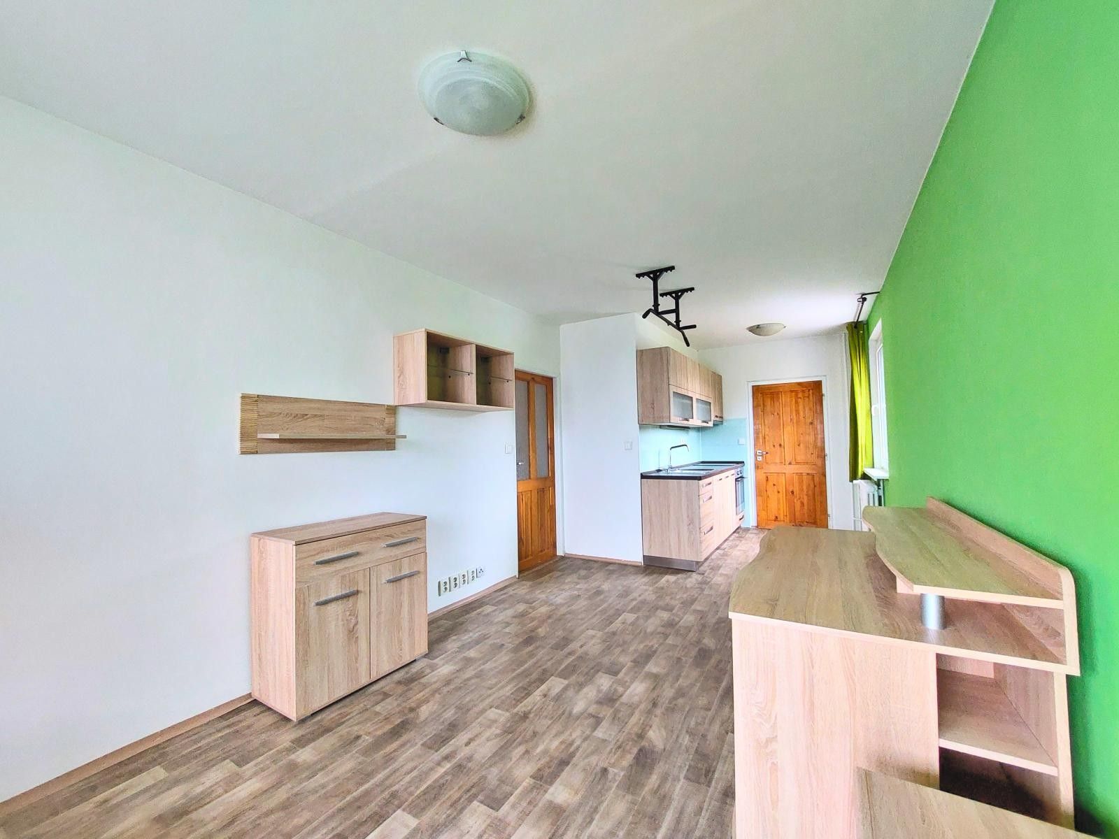 2+kk, Kozmíkova, Praha, 46 m²