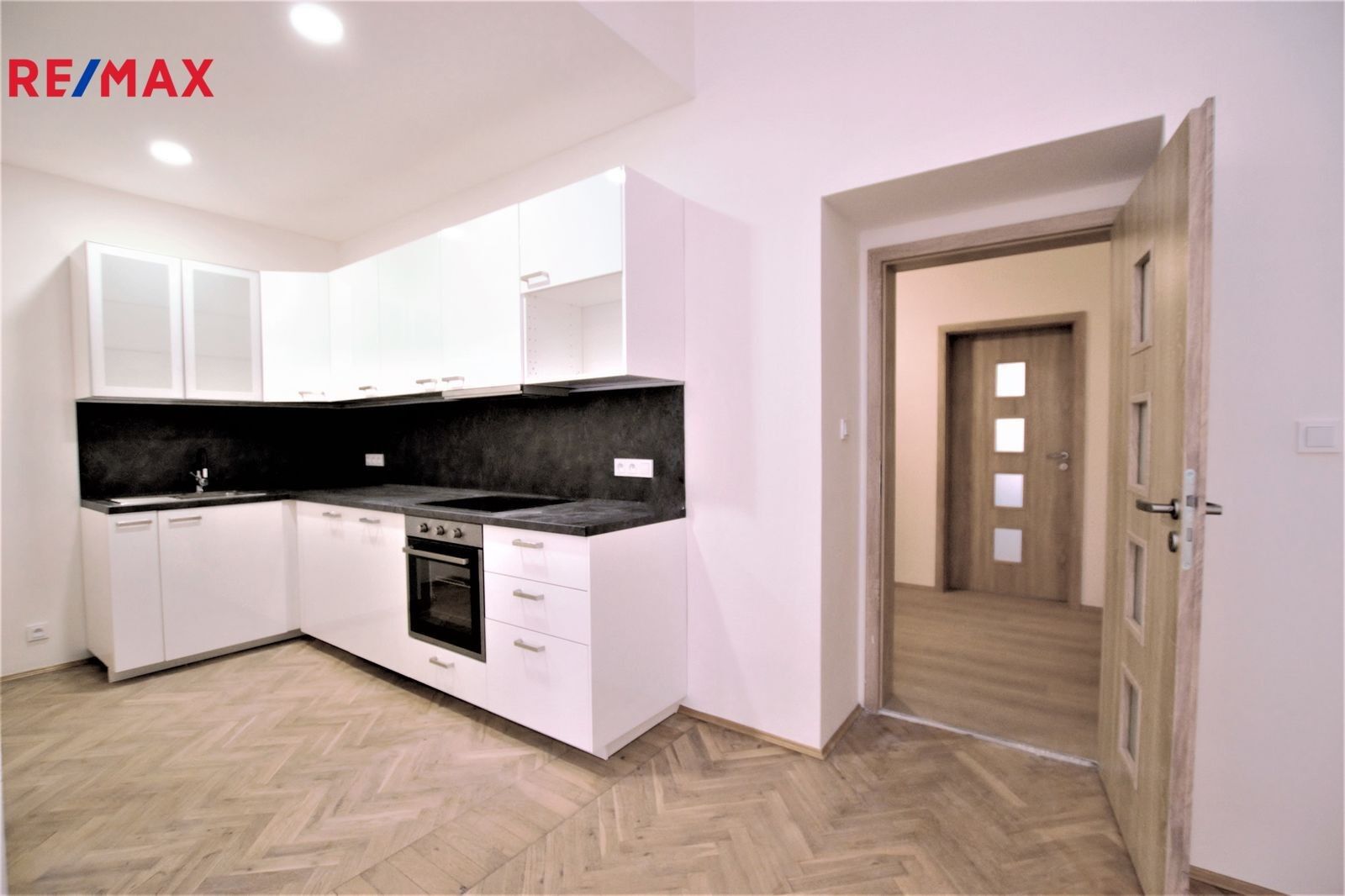 3+kk, Bělehradská, Praha, 74 m²