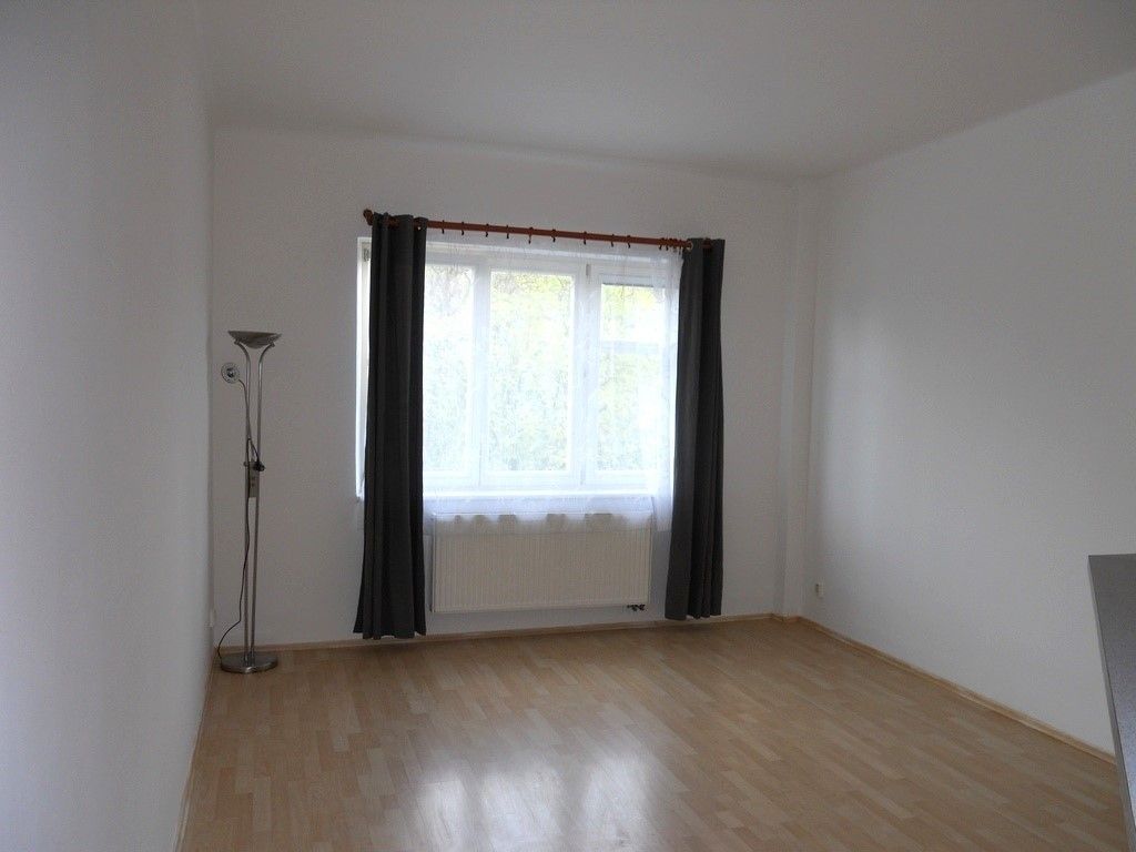 2+kk, Praha, 130 00, 50 m²