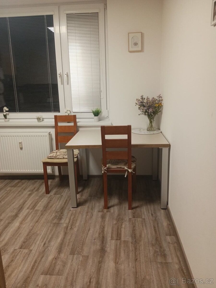 Byty, Bezkov, 669 02